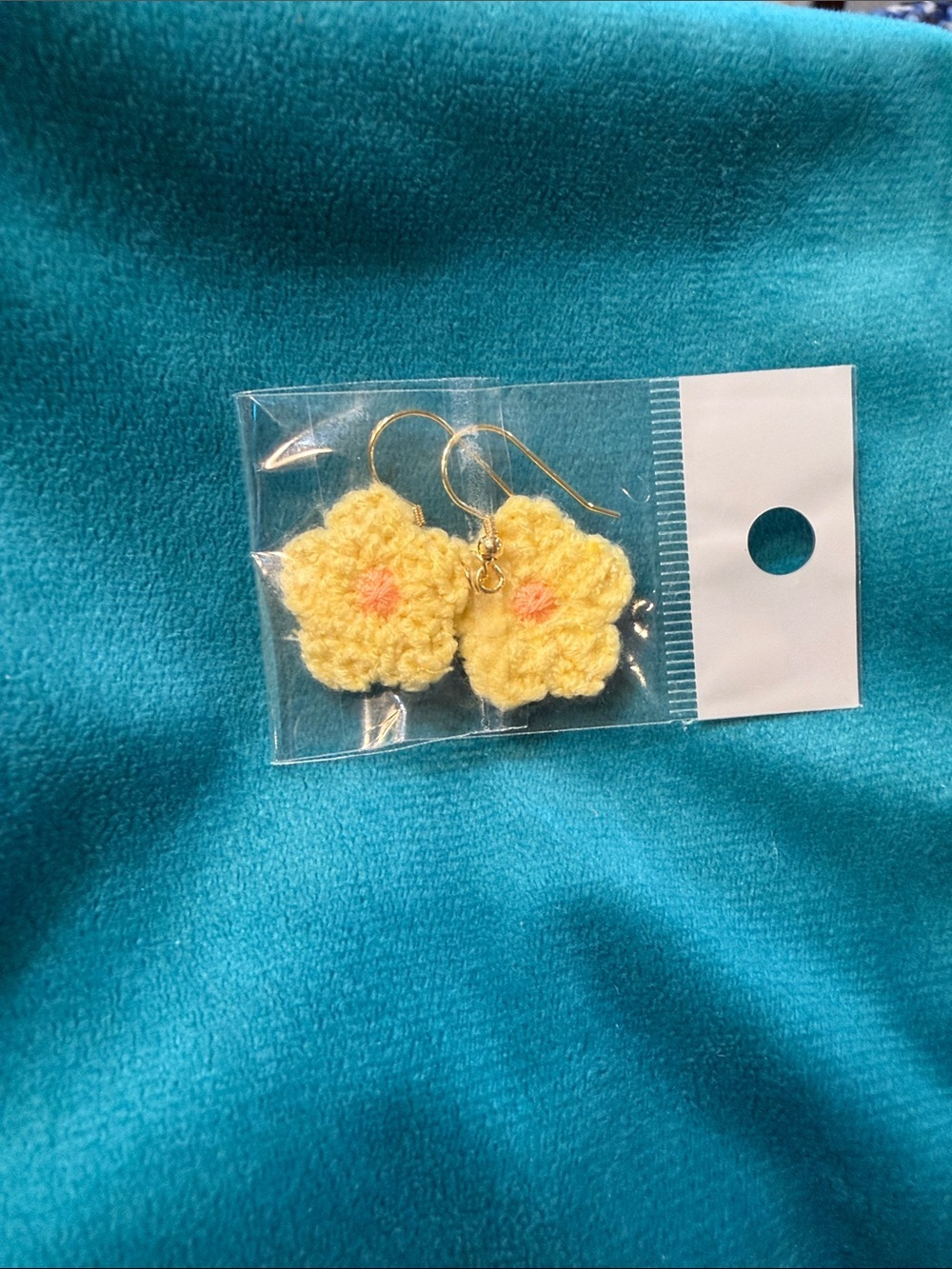 NWOT Yellow Crochet Flower Earrings with Pink Centers